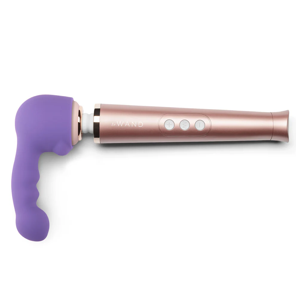 Le Wand Petite Rechargeable Massager - Image 14