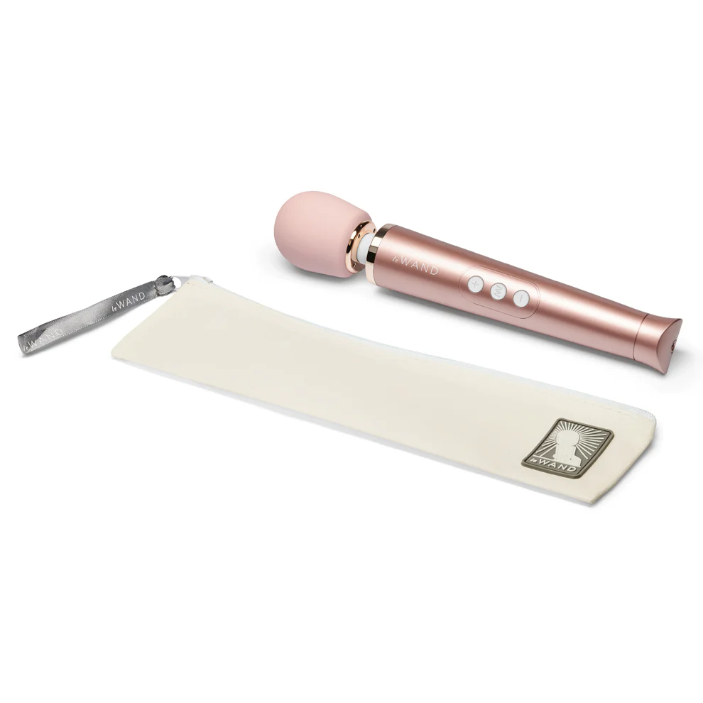 Le Wand Petite Rechargeable Massager - Image 16